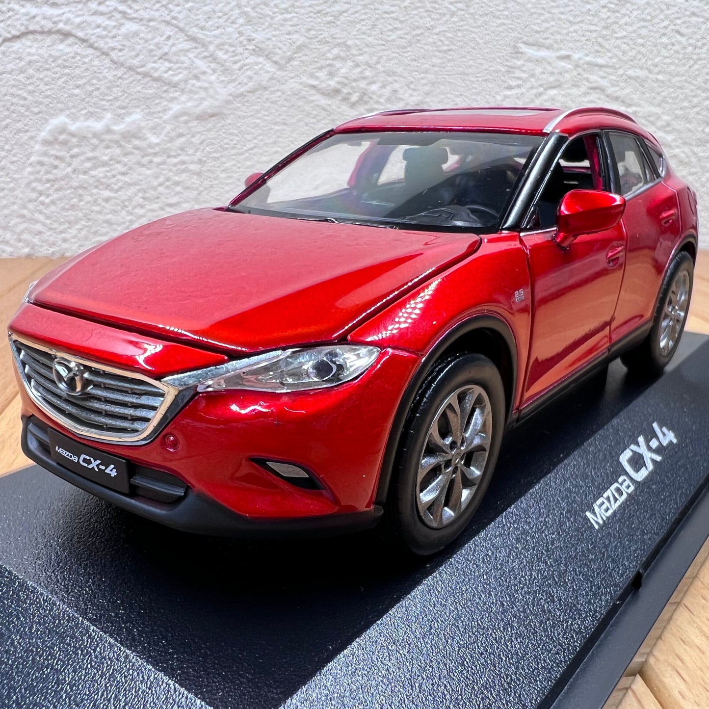 1/32 Scale 2016 Mazda CX-4 SUV Diecast Model Car