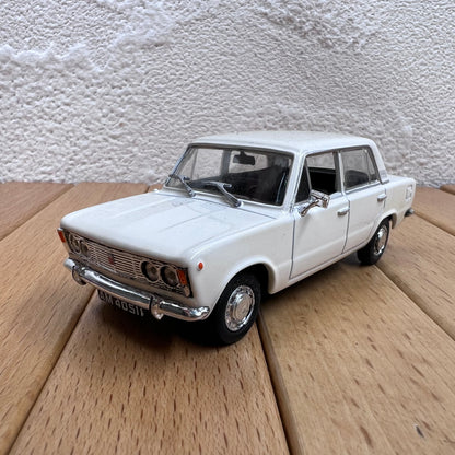 1/43 Scale Fiat 125p Diecast Model Car