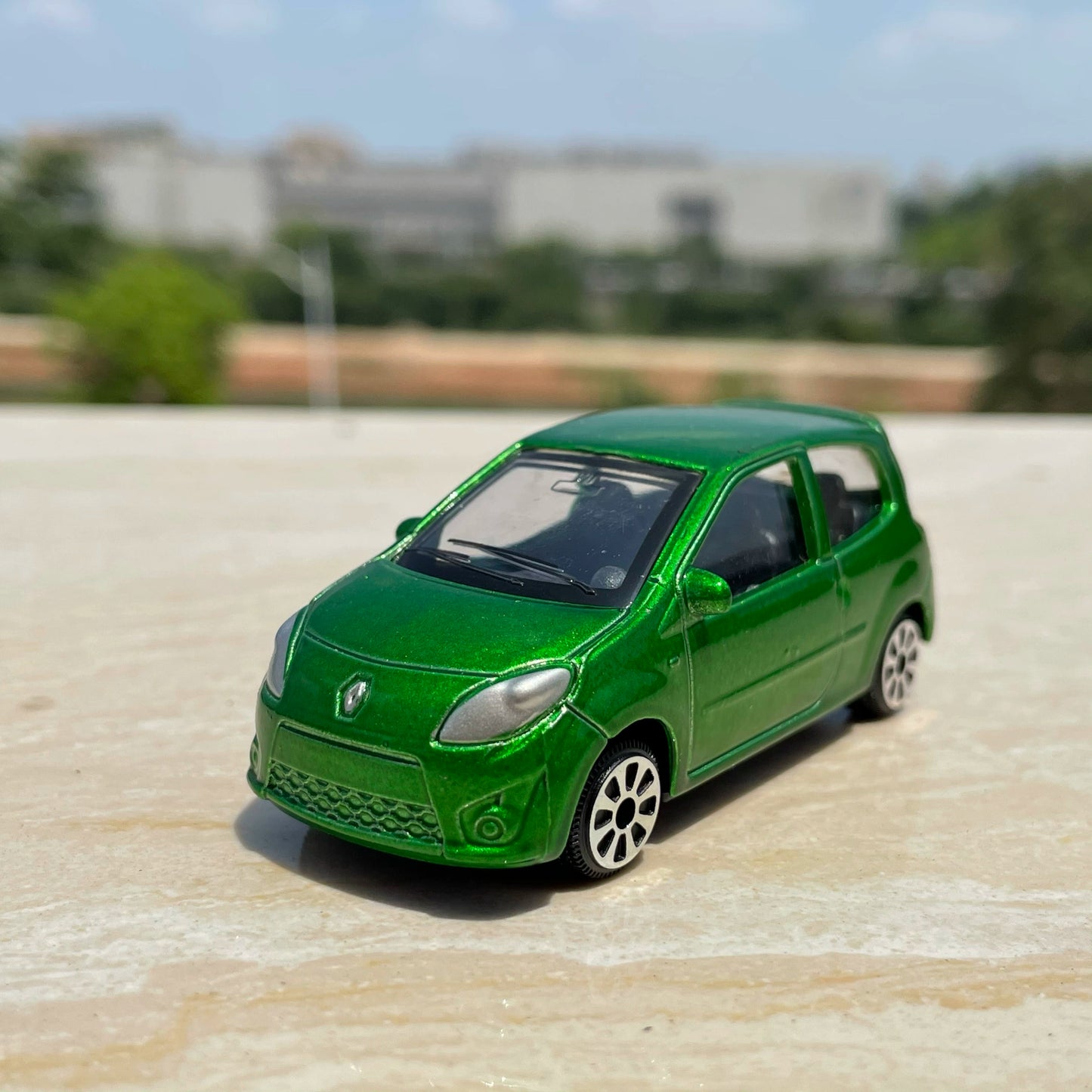 1/64 Scale Renault Twingo City Car Diecast Model