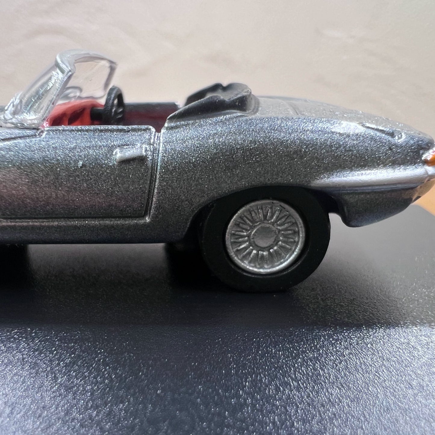 1/76 Scale Jaguar E-Type Diecast Model Car