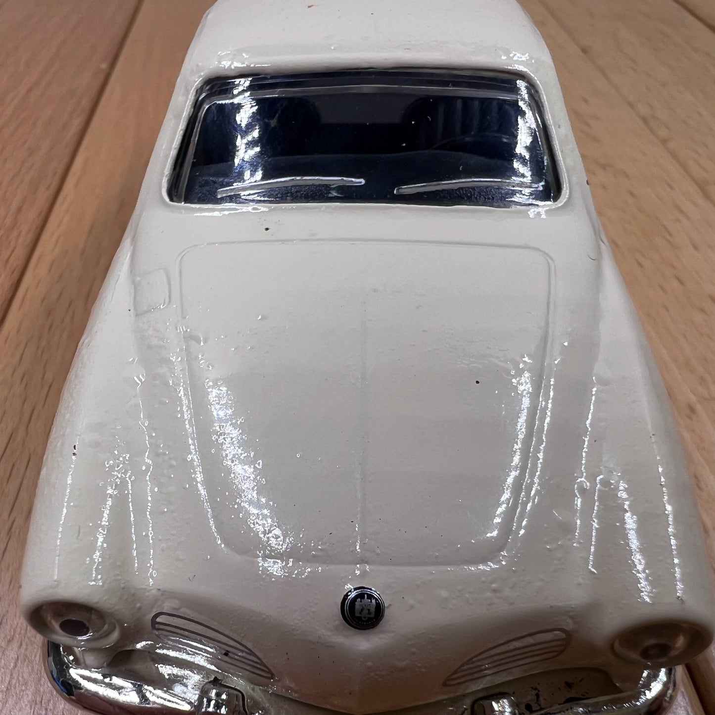 1/43 Scale 1968 Volkswagen Karmann Ghia Diecast Model Car