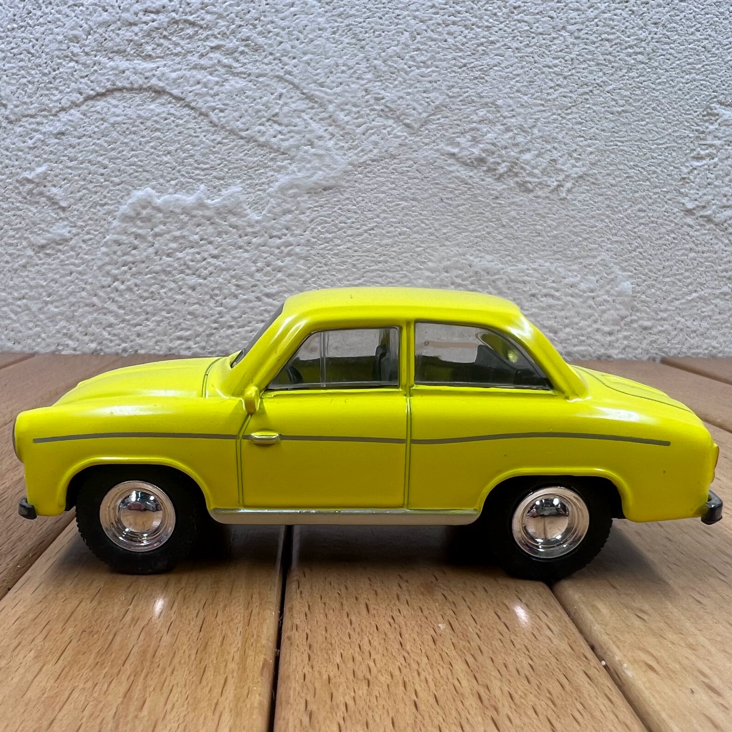 1/43 Scale 1966 FSO Syrena 104 Diecast Model Car