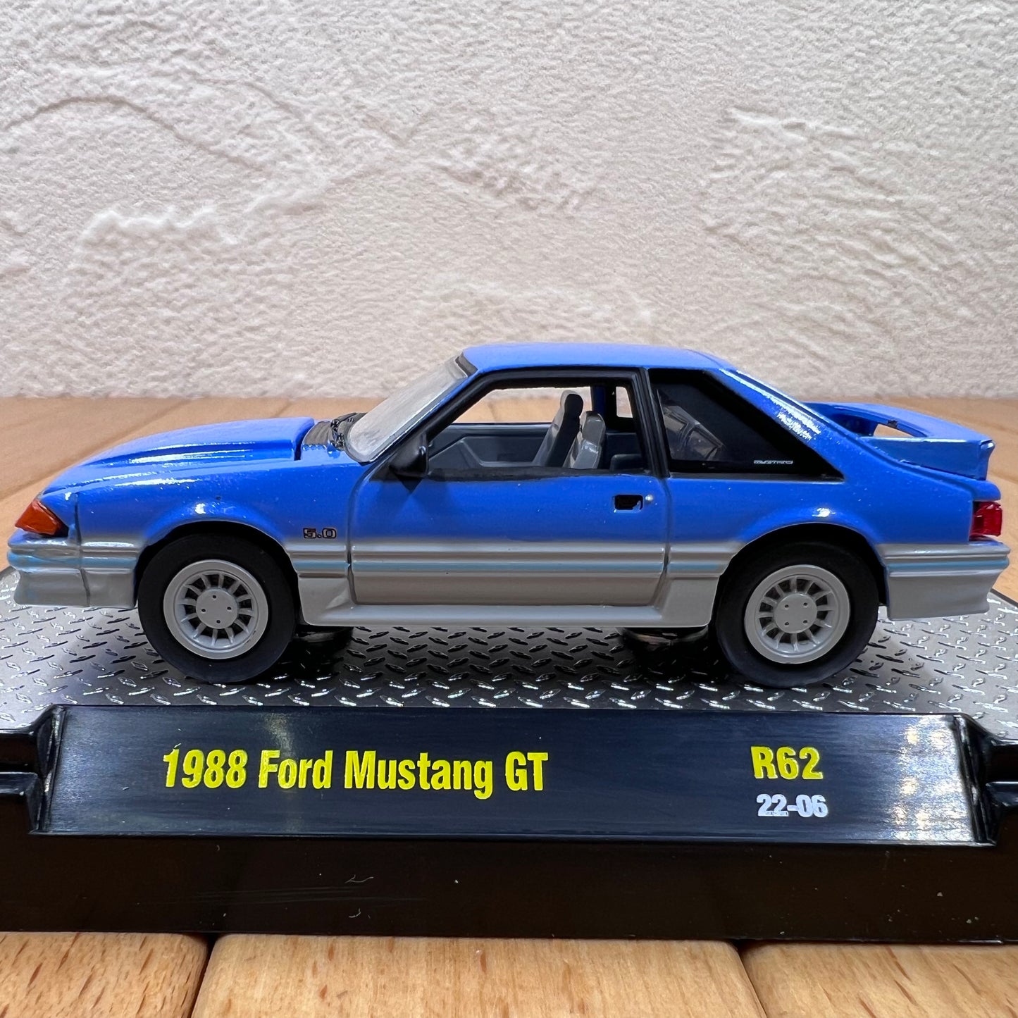 1/64 Scale 1988 Ford Mustang GT Diecast Model Car