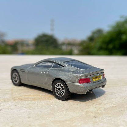 1/50 Scale Aston Martin V12 Vanquish Diecast Model Car