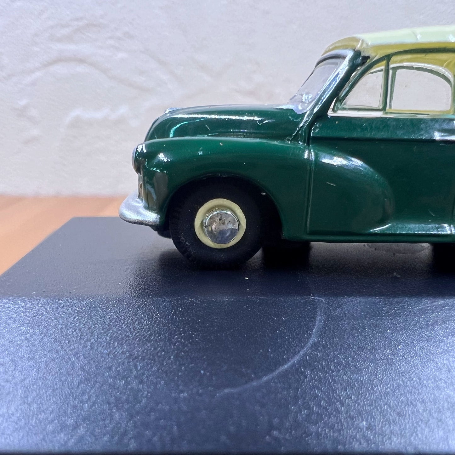 1/76 Scale Morris Minor Diecast Model Car