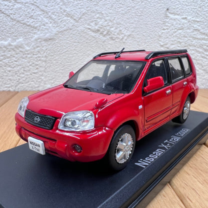 1/43 Scale 2005 Nissan X-Trail SUV Diecast Model Car