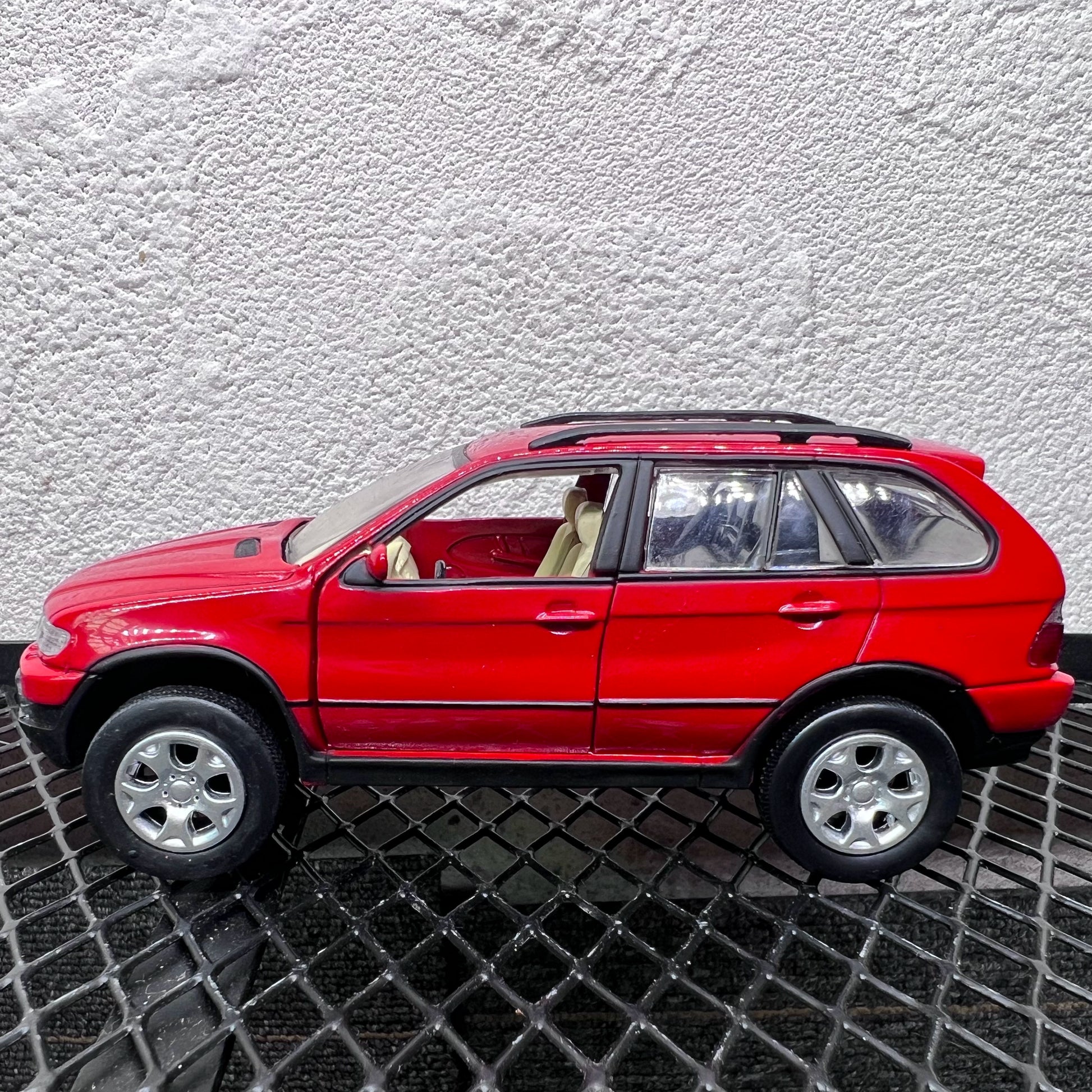 1/32 Scale BMW X5 SUV Diecast Model Car