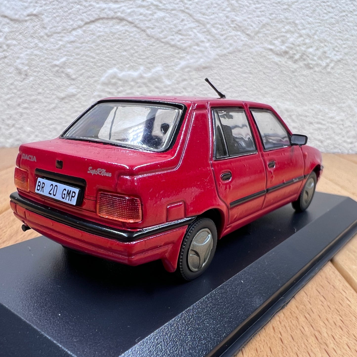 1/43 Scale Dacia SupeRNova Diecast Model Car