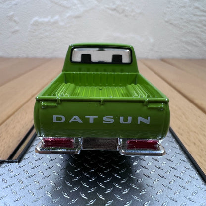 1/64 Scale 1977 Datsun Pickup Truck Diecast Model Car