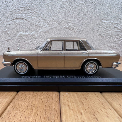 1/43 Scale 1962 Toyopet Crown Sedan Diecast Model Car