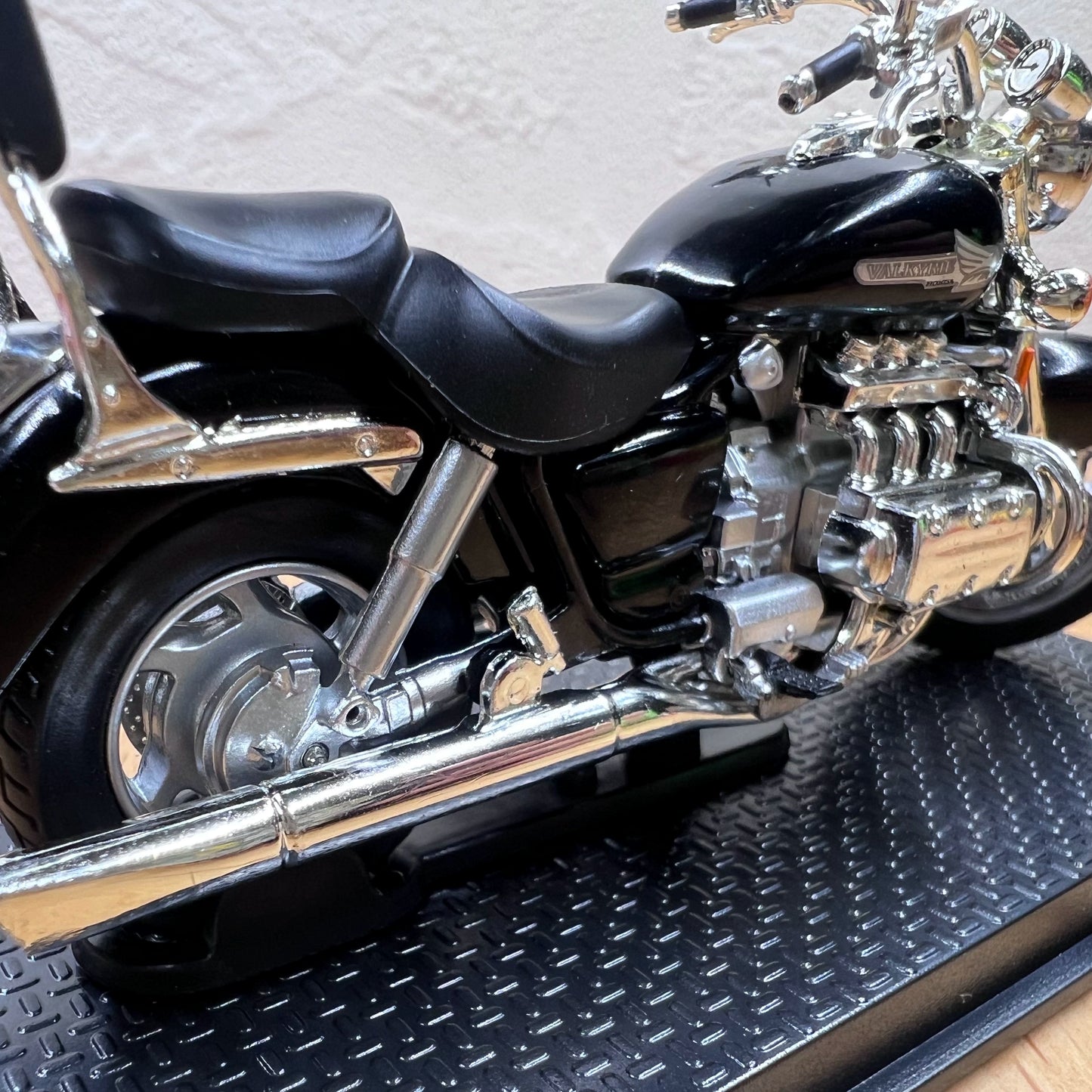 1/24 Scale 1999 Honda Valkyrie Diecast Model Motorcycle