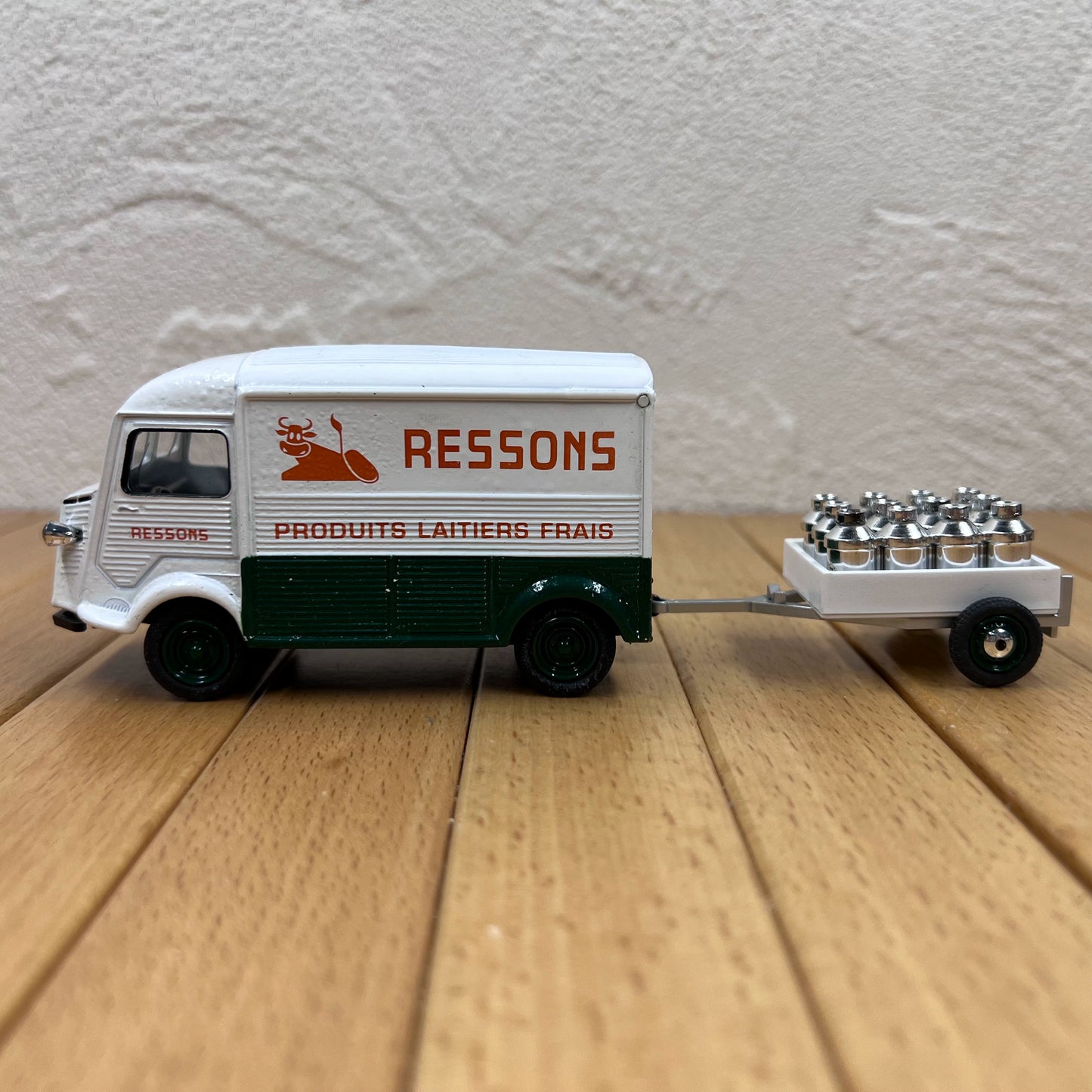 1/43 Scale 1950 Citroen H Van with Trailer Diecast Model