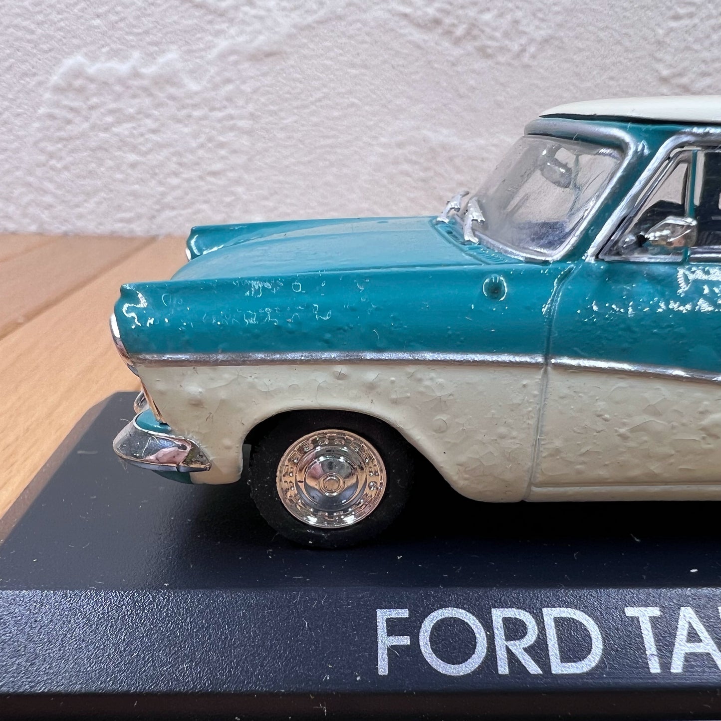 1/43 Scale Ford Taunus 17M Diecast Model Car