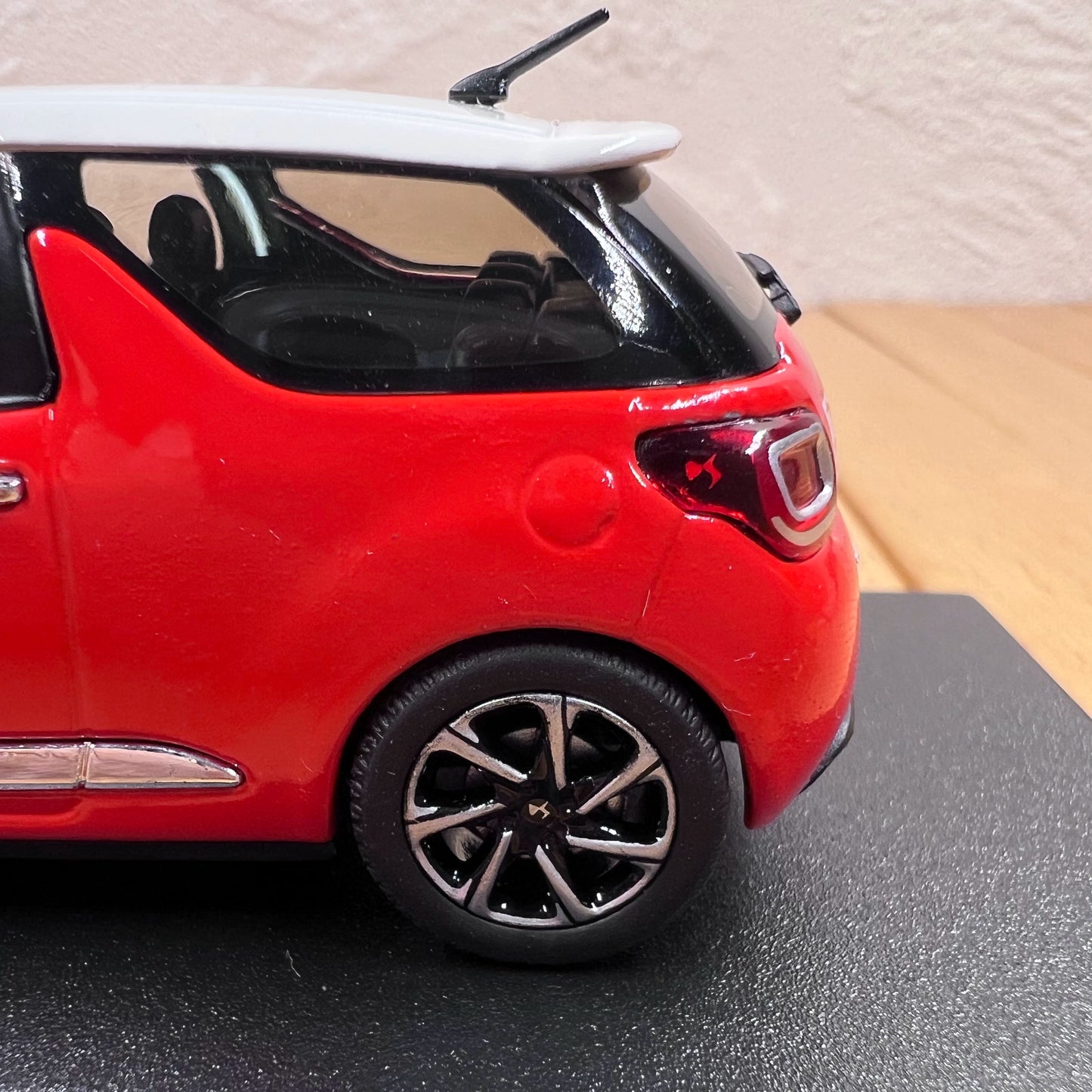 1/43 Scale 2017 Citroën DS3 Crossback Diecast Model Car