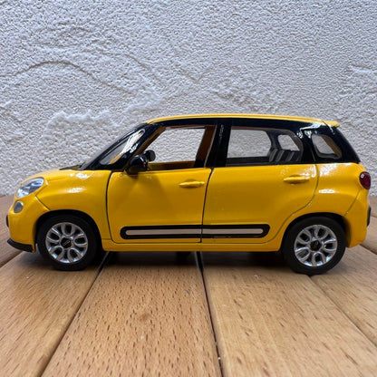 1/32 Scale 2013 Fiat 500L MPV Diecast Model Car