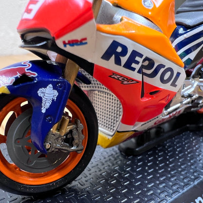 1/24 Scale 2016 Repsol Honda RC213V Racing Motorcycle Diecast Model