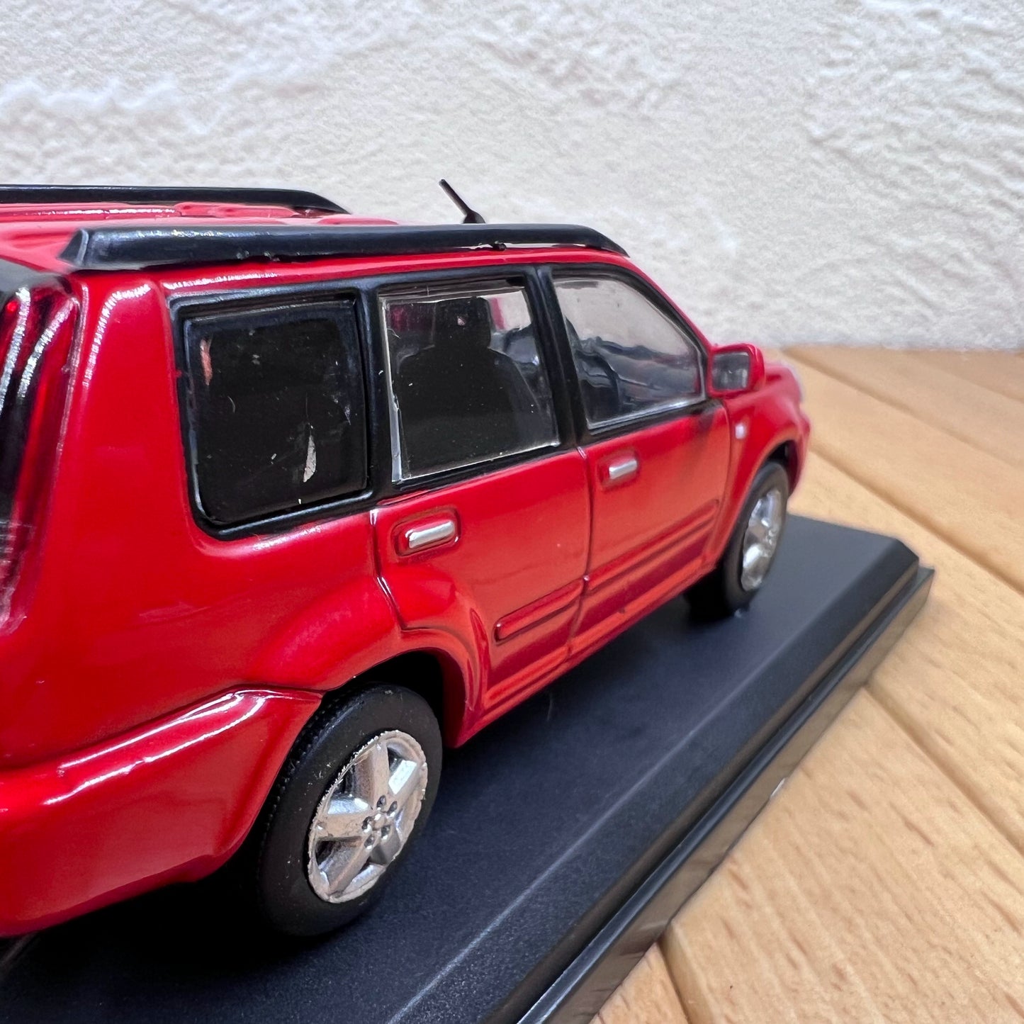 1/43 Scale 2005 Nissan X-Trail SUV Diecast Model Car