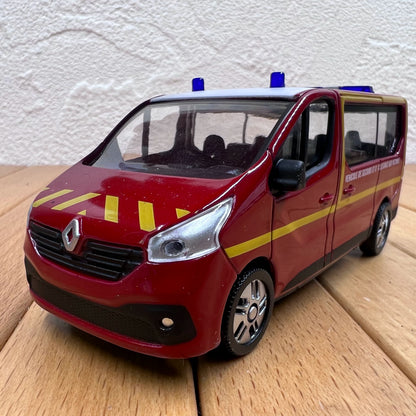 1/43 Scale Renault Trafic Ambulance Van Diecast Model Car