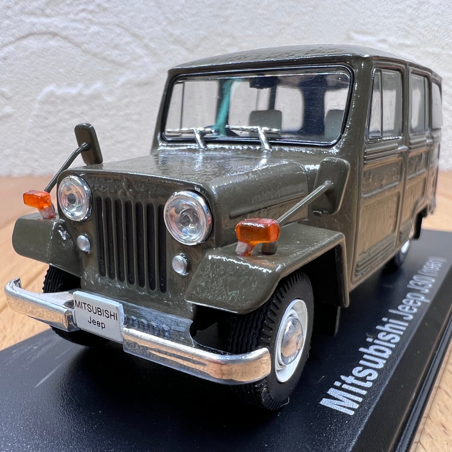 1/43 Scale 1961 Mitsubishi Jeep J30 Diecast Model Car