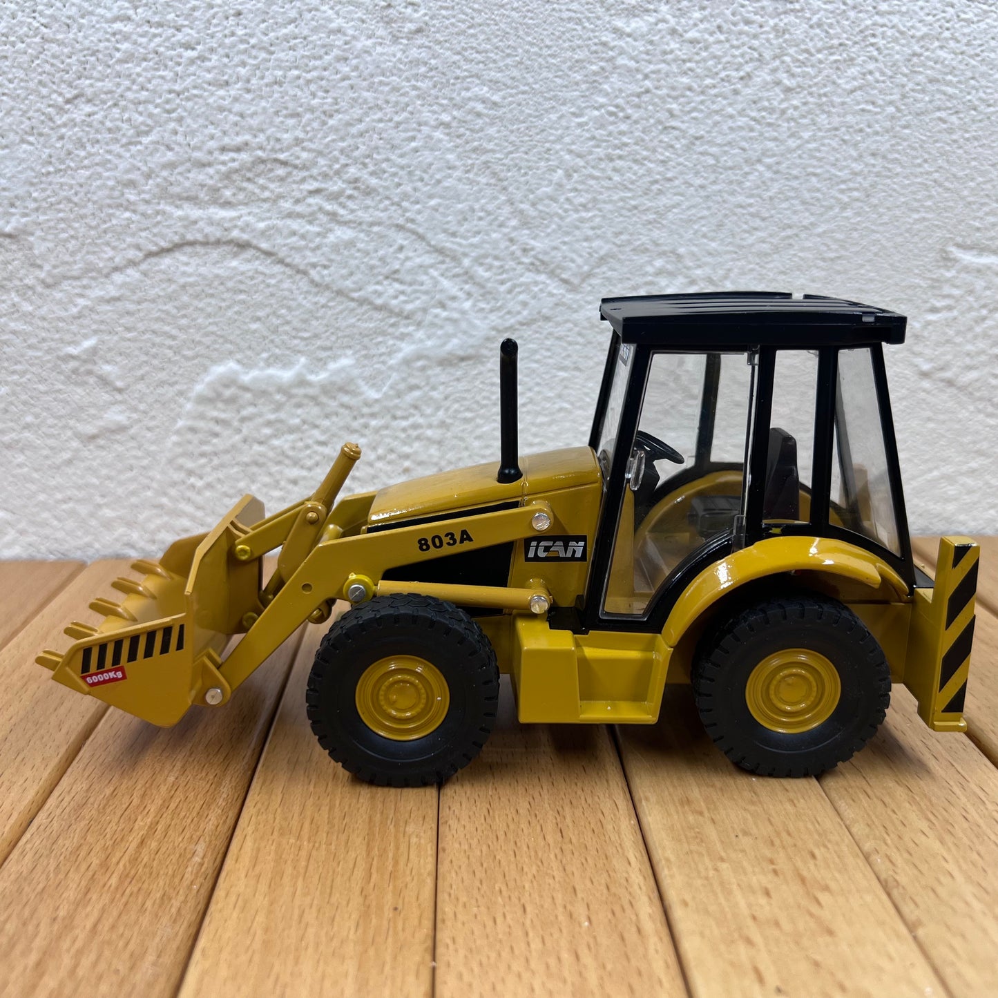 1/48 Scale Bulldozer Diecast Model Tractor