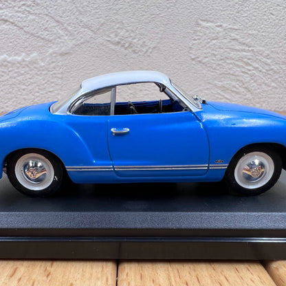 1/43 Scale 1962 Volkswagen Karmann Ghia Diecast Model Car