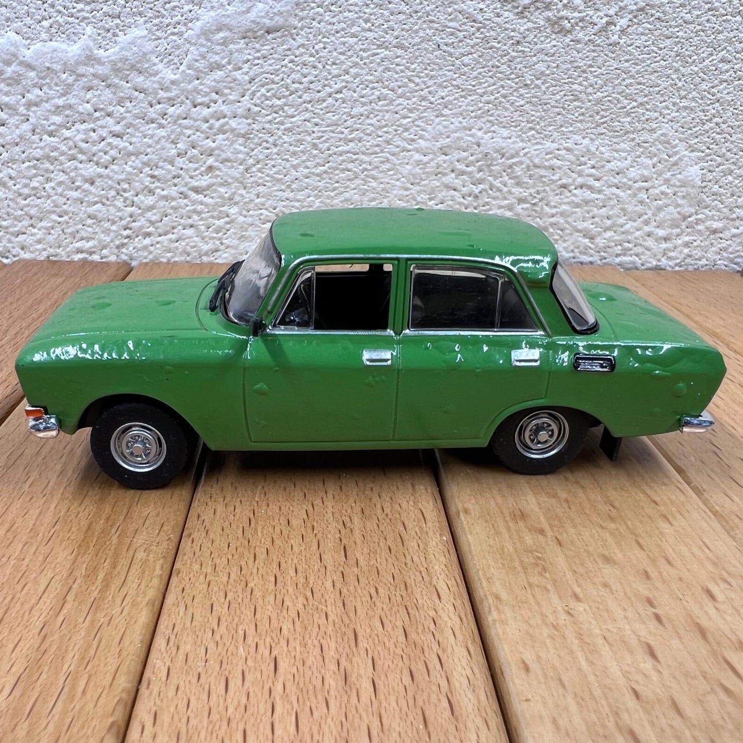 1/43 Scale Moskvitch 2140 Diecast Model Car