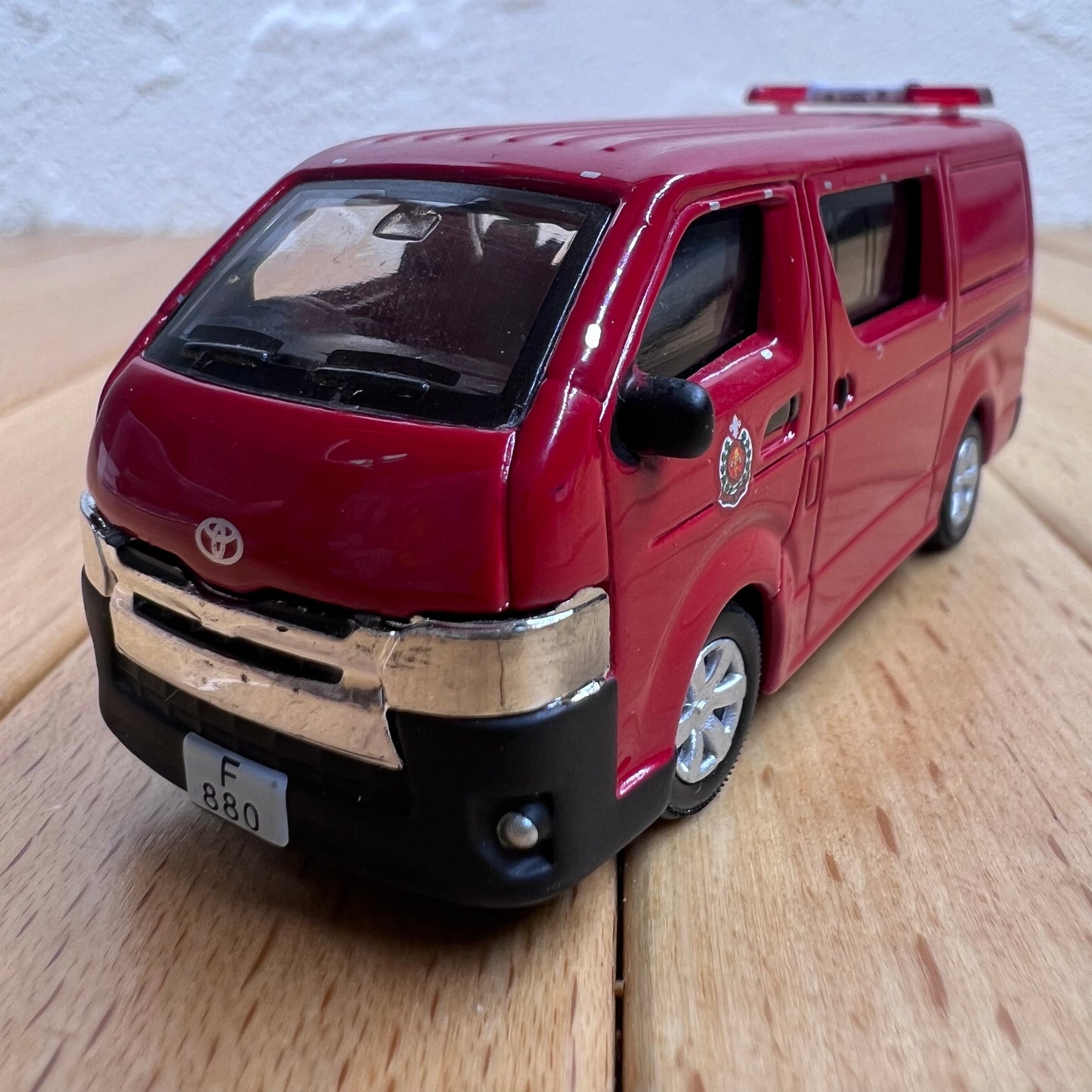 1/64 Scale Toyota HiAce Van Diecast Model Car