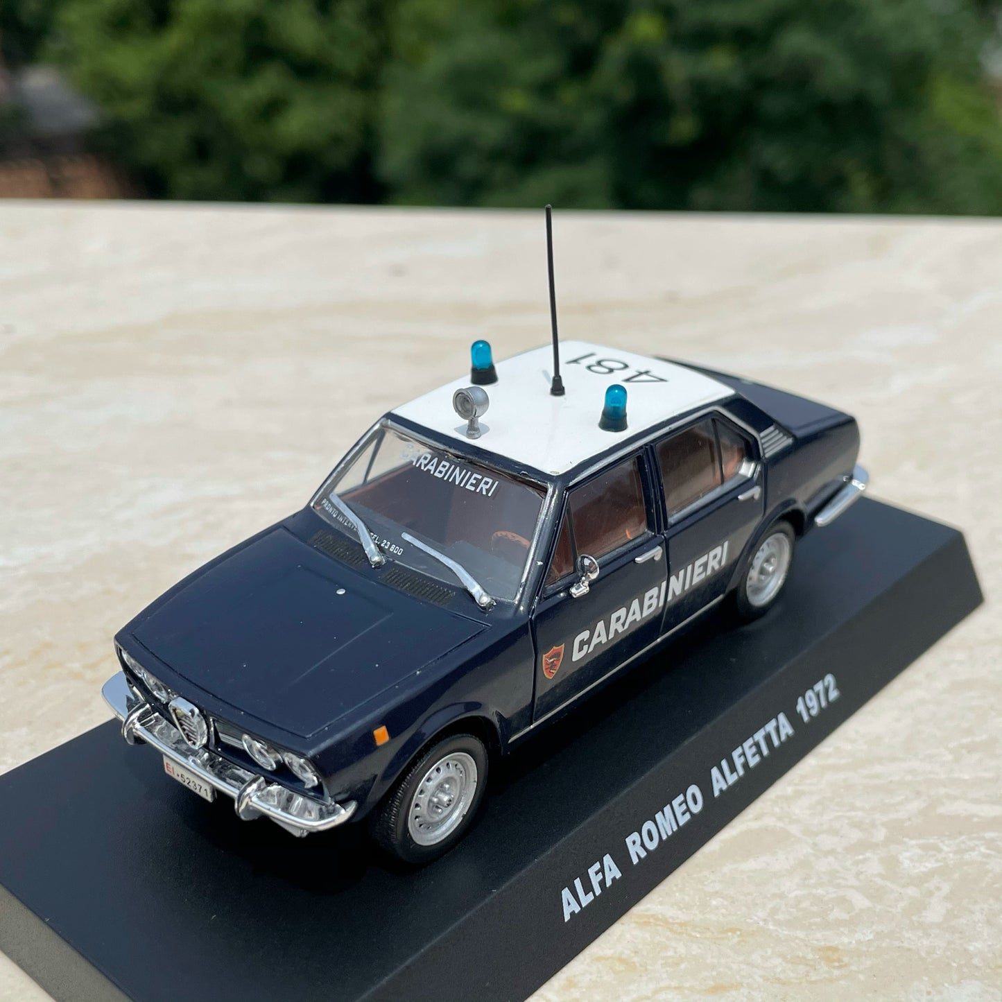 1/43 Scale 1972 Alfa Romeo Alfetta Italian Carabinieri Police Car Diecast Model