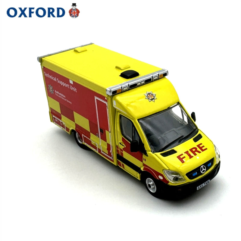 1/76 Scale Bedfordshire Fire & Rescue Service Mercedes Support Diecast Model