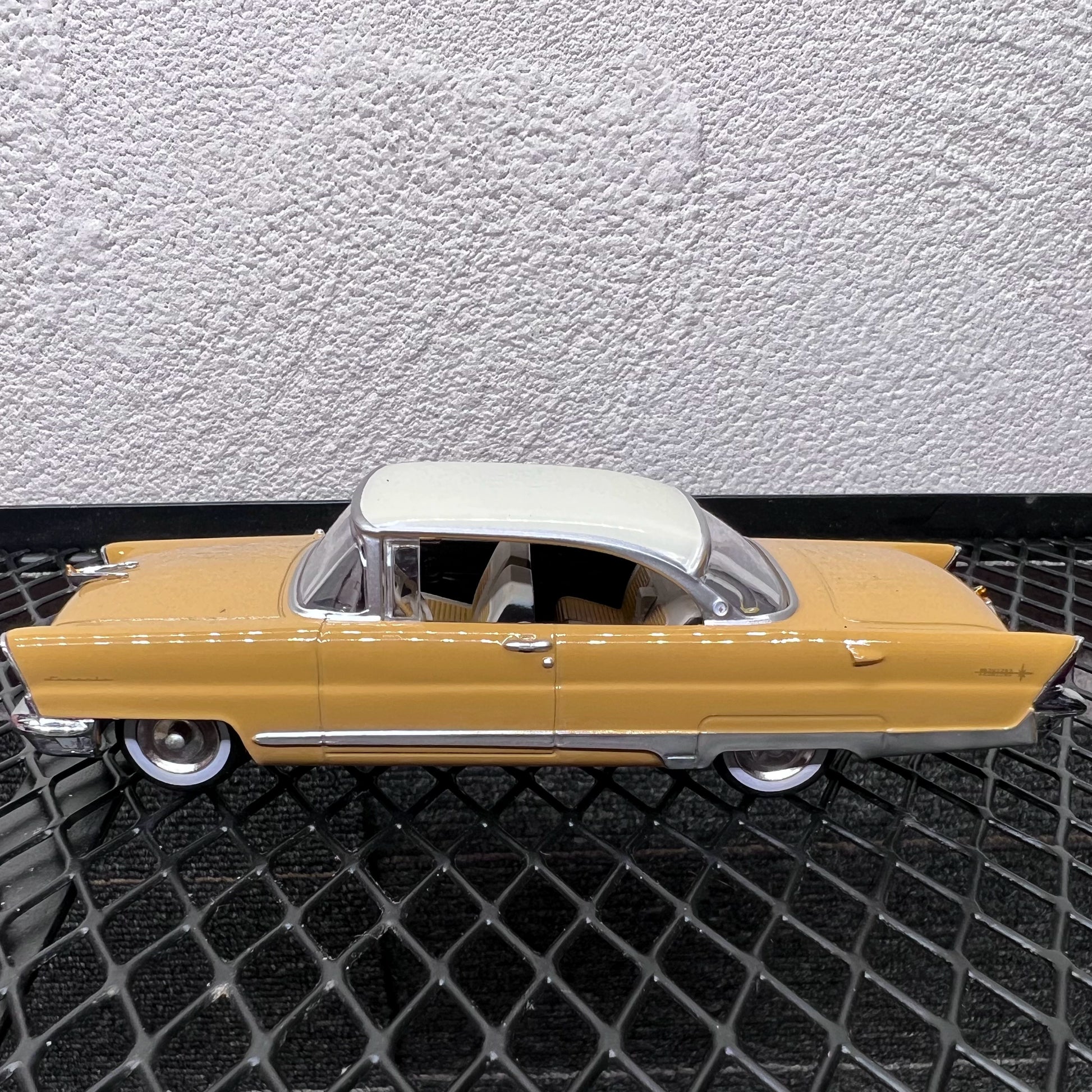 1/43 Scale 1956 Lincoln Premiere Diecast Model Car