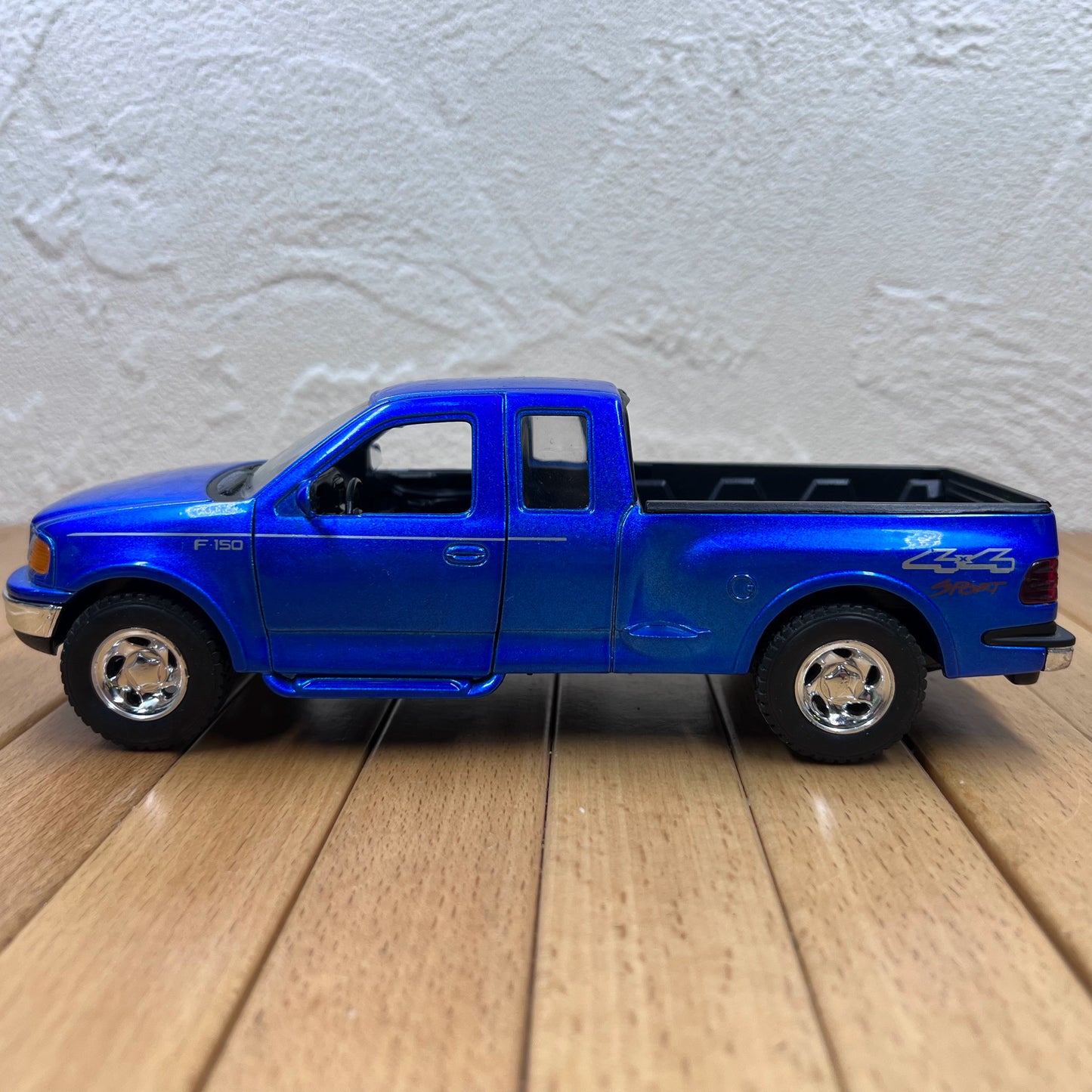 1/24 Scale 1998 Ford F-150 Truck Diecast Model