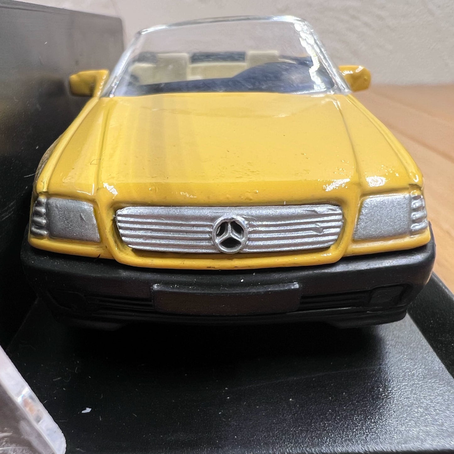 1/43 Scale 1992 Mercedes-Benz 600 SL Convertible Car Diecast Model