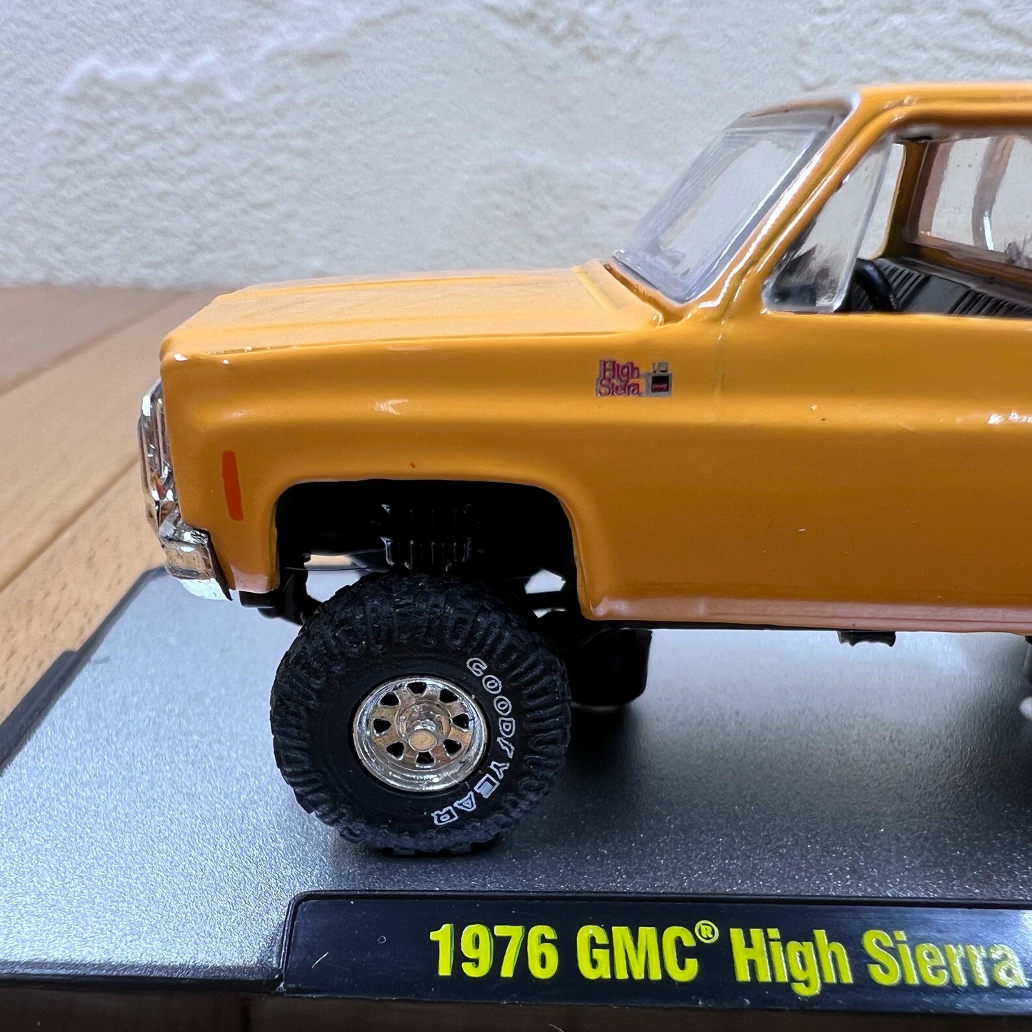 1/64 Scale 1976 GMC High Sierra 15 Pickup Truck Diecast Model