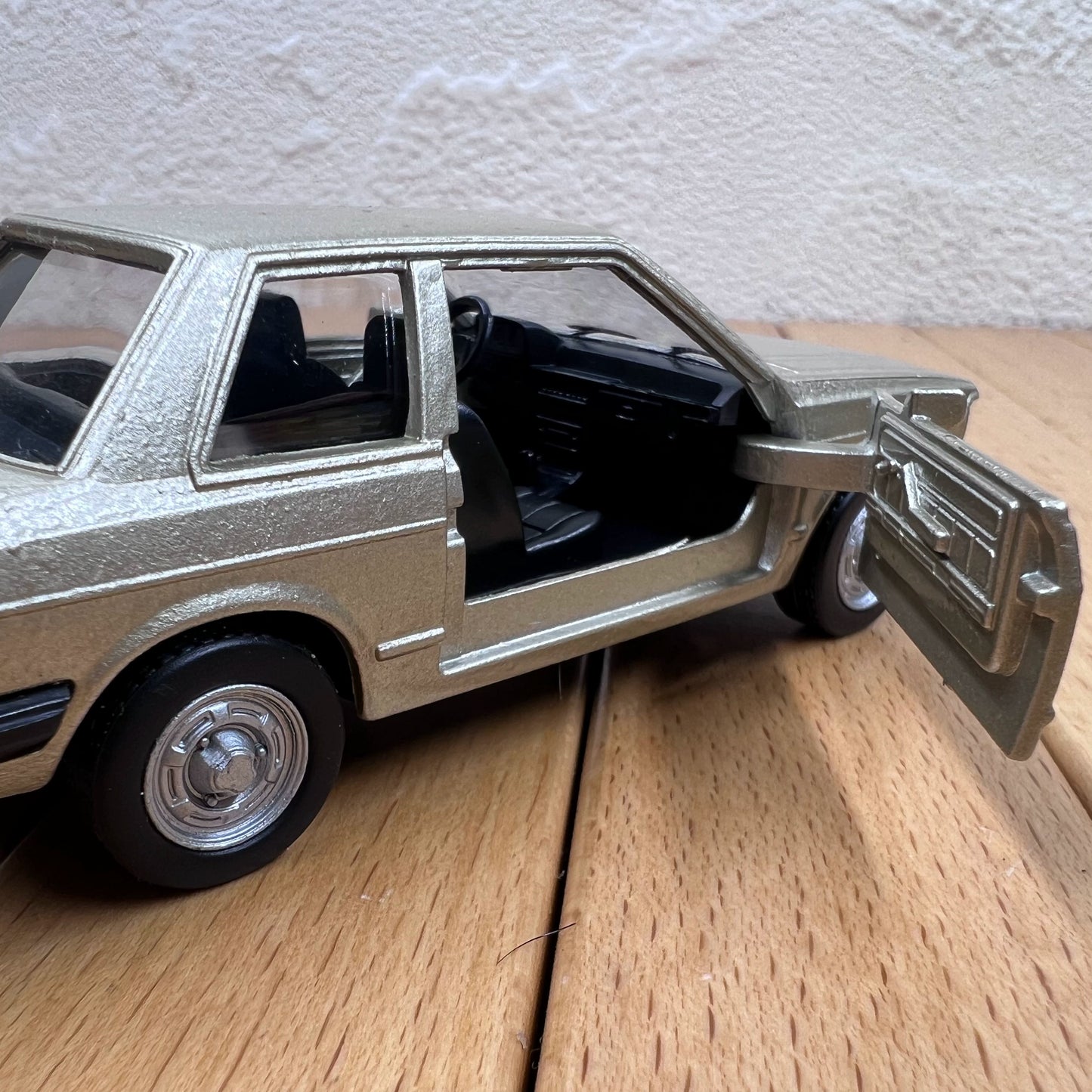 1/43 Scale 1982 Ford Del Rey Diecast Model Car