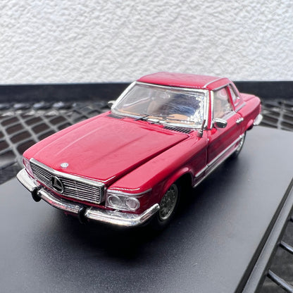 1/64 Scale 1973 Mercedes-Benz 450SL Vintage Sports Car Diecast Model