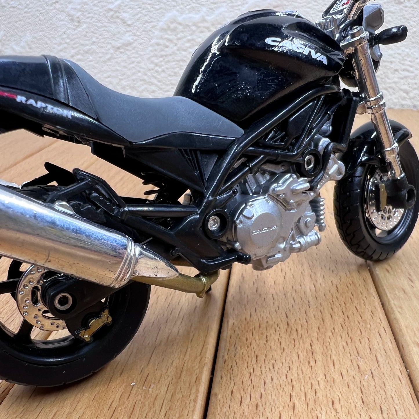 1/18 Scale 2004 Cagiva Raptor Diecast Model Motorcycle