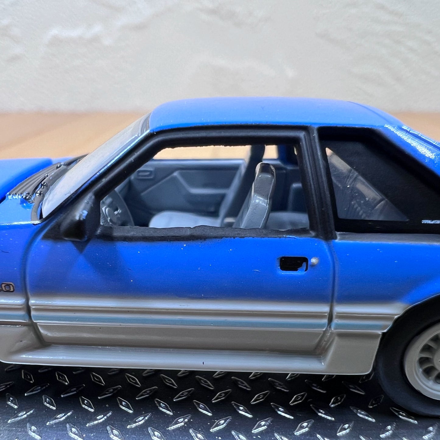 1/64 Scale 1988 Ford Mustang GT Diecast Model Car