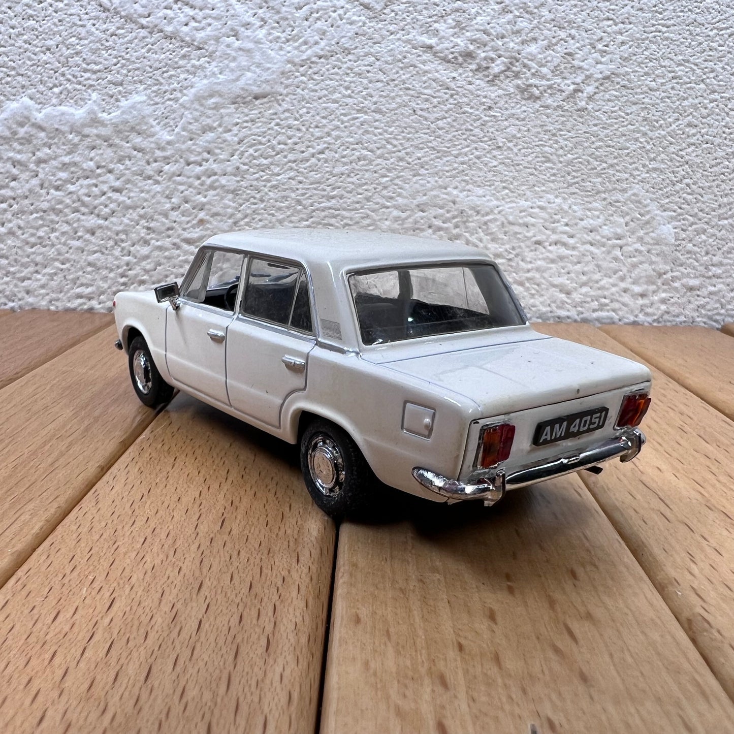 1/43 Scale Fiat 125p Diecast Model Car