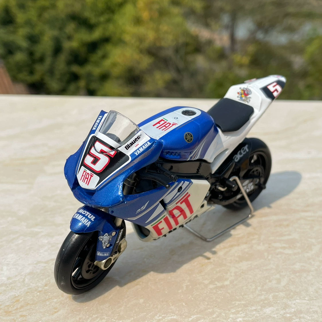 1/18 Scale Yamaha YZR-M1 Sport Motorcycle Diecast Model