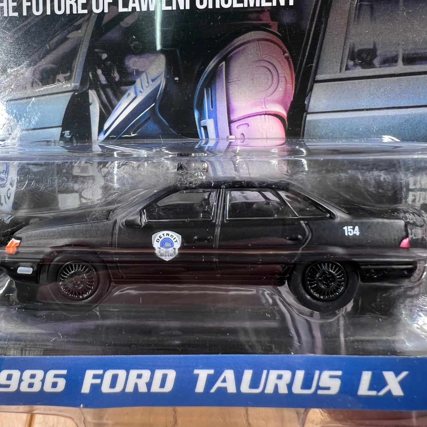 1/64 Scale 1986 Ford Taurus LX Diecast Model Car