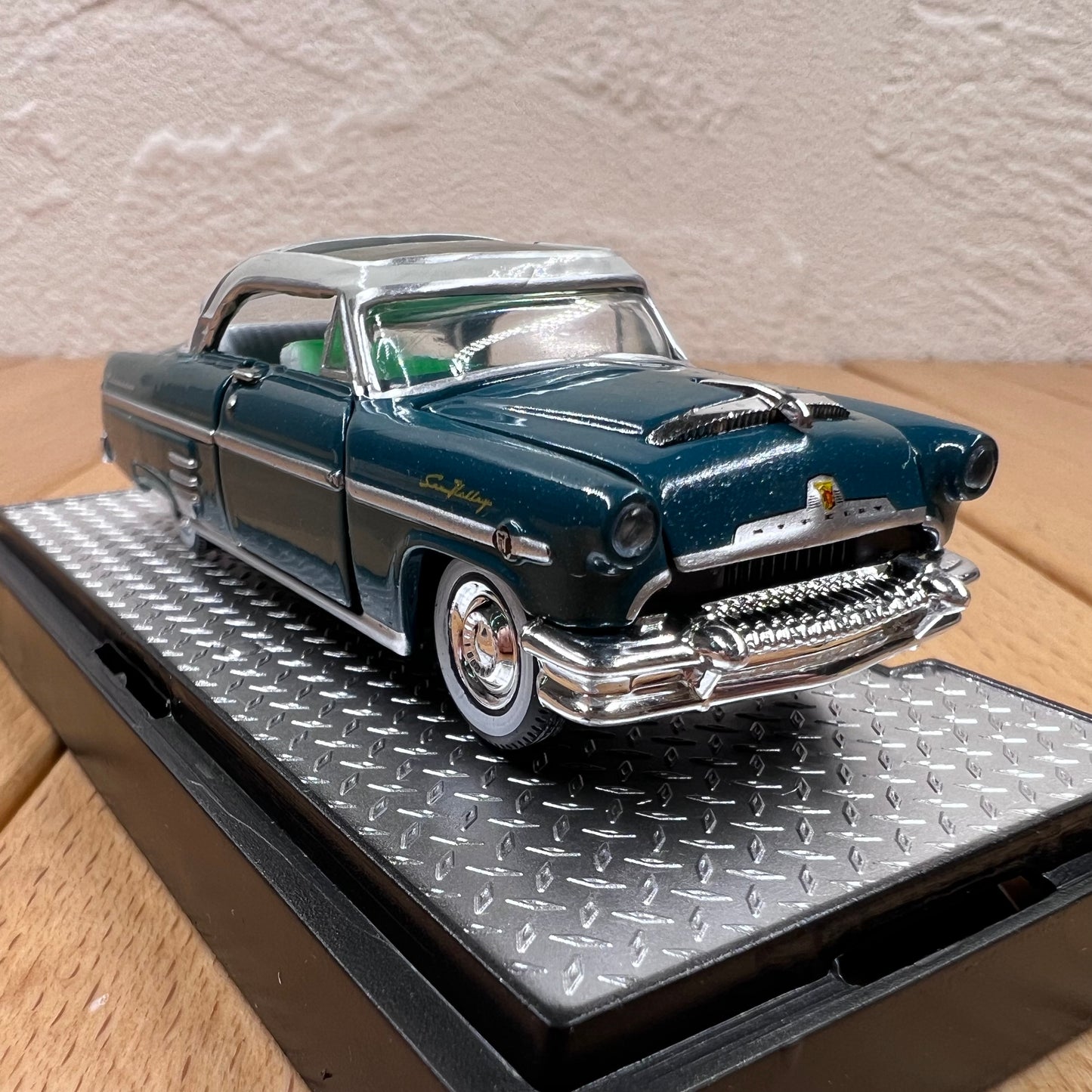 1/64 Scale 1954 Mercury Monterey Sun Valley Diecast Model Car