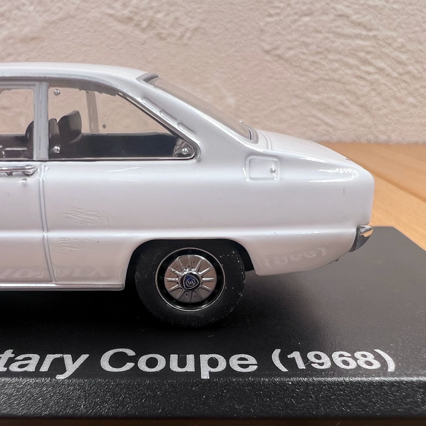 1/43 Scale 1968 Mazda Familia Rotary Coupe Diecast Model Car