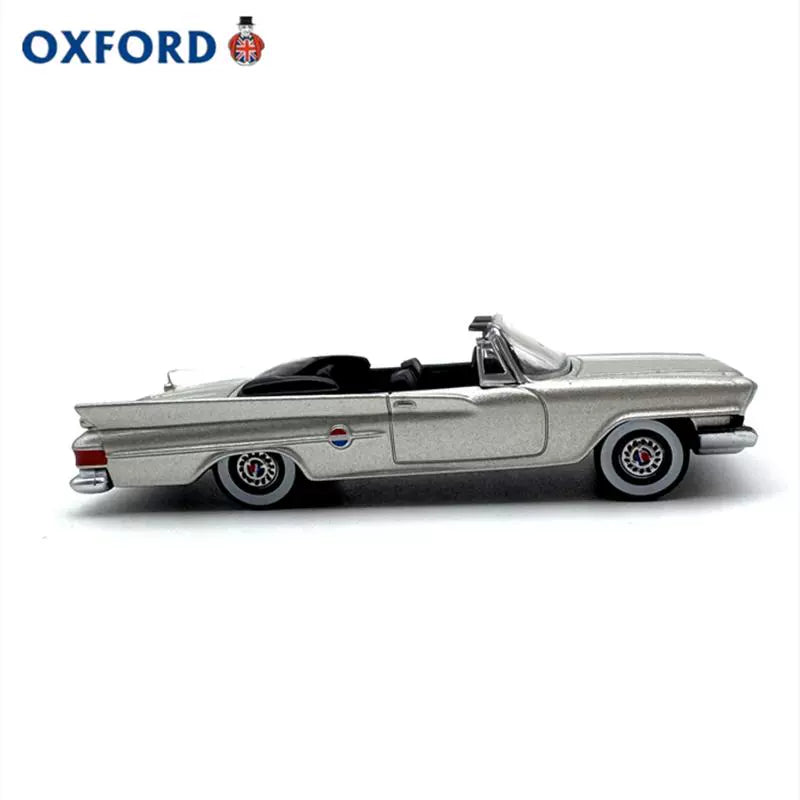 1/87 Scale 1961 Chrysler 300 Convertible Silver Diecast Model Car