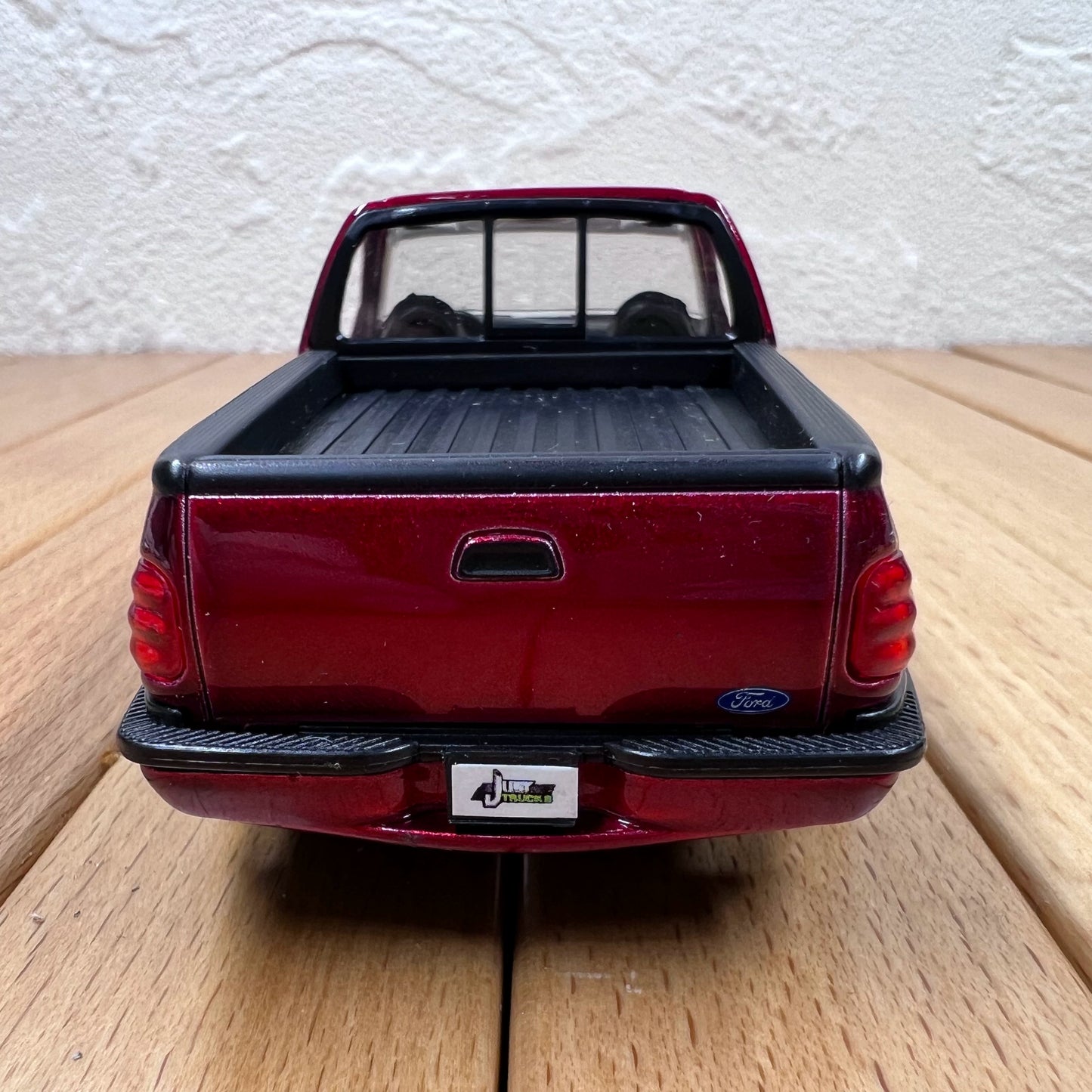 1/32 Scale 1999 Ford F-150 SVT Lightning Pickup Truck Diecast Model Car