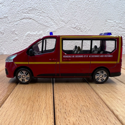 1/43 Scale Renault Trafic Ambulance Van Diecast Model Car