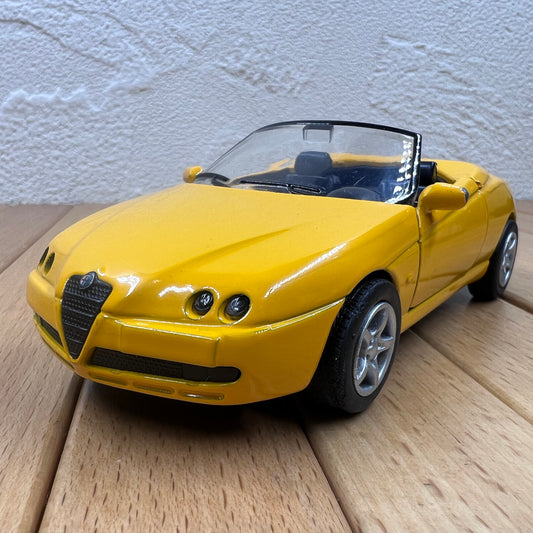 1/32 Scale 2003 Alfa Romeo Spider Roadster Diecast Model Car