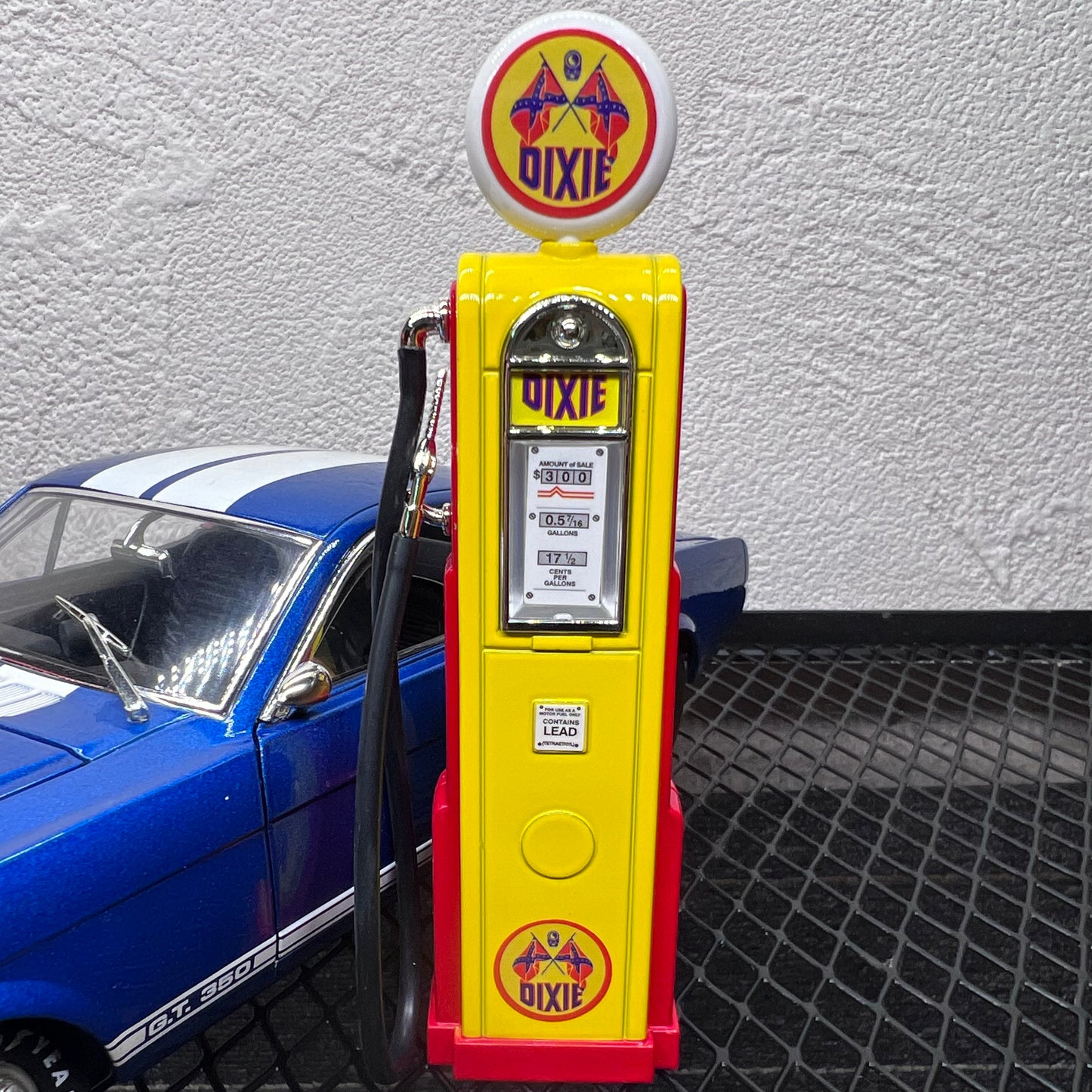 1/18 Scale Vintage Gas Pump Replica Diecast Model