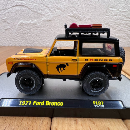 1/64 Scale 1971 Ford Bronco SUV Diecast Model Car