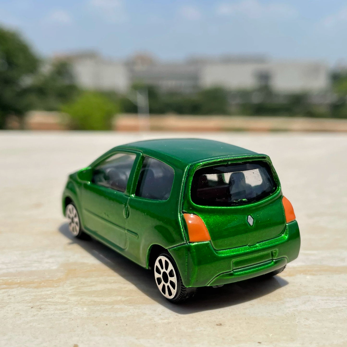 1/64 Scale Renault Twingo City Car Diecast Model