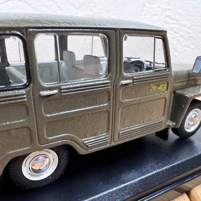 1/43 Scale 1961 Mitsubishi Jeep J30 Diecast Model Car